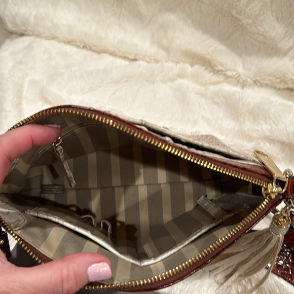 Brahmin crossbody with matching credit card wallet. - Picture 3 of 4